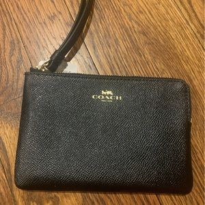 Coach Corner Zip Wallet